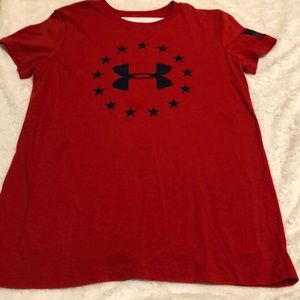 Red and blue under armor short sleeve t-shirt